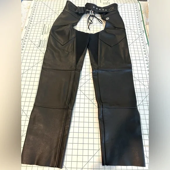 Harley Davidson women’s black leather chaps excellent condition buckle lace up - Picture 1 of 16
